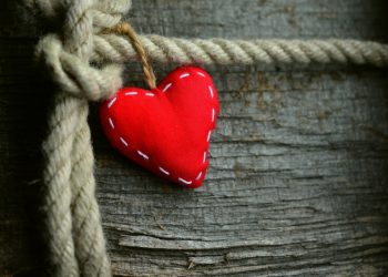 Konsep Surat An-Nur: Ayat 26, Benarkah Jodoh itu Cerminan Diri Kita?